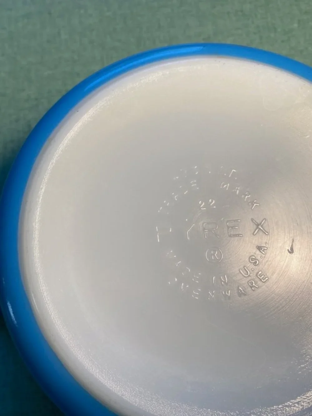 Vintage Round Pyrex Caserole with Lid